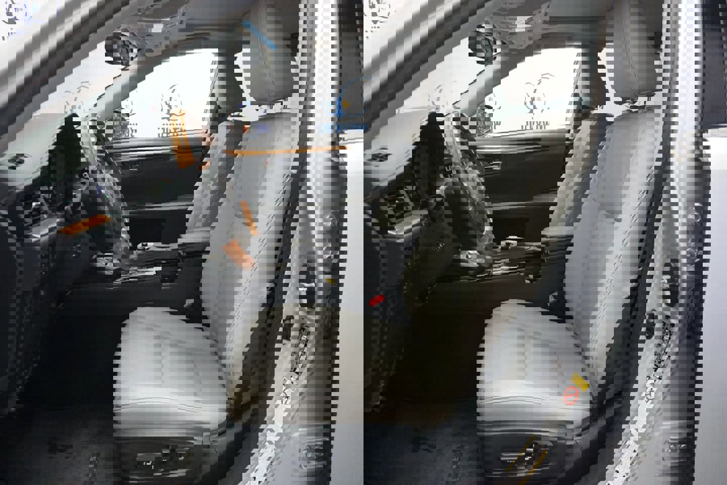 Used 2013 Lexus ES 300h image 7