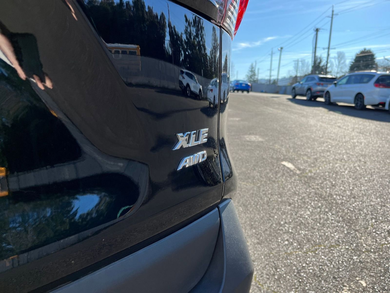 Used 2025 Toyota RAV4 XLE w/ Convenience Package image 18