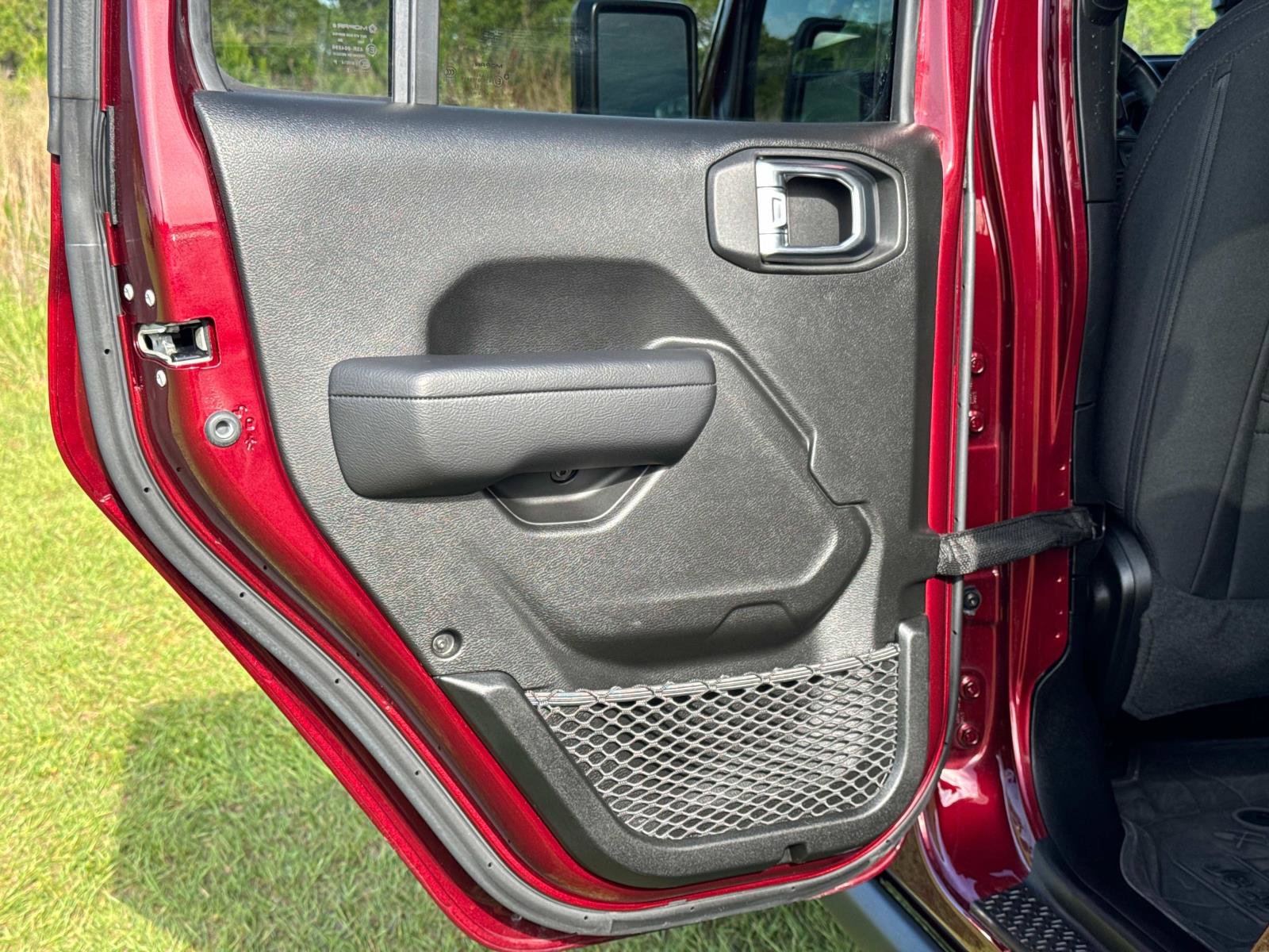 Certified 2022 Jeep Gladiator Overland AWD/4WD image 12
