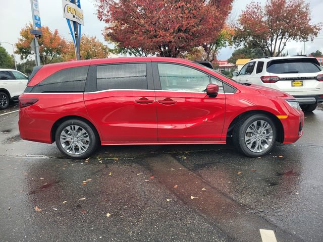 New 2026 Honda Odyssey Touring image 4