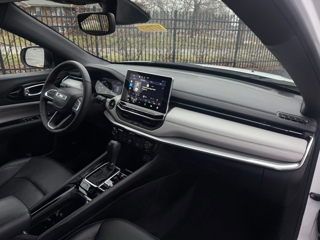 Used 2024 Jeep Compass Limited w/ Sun and Sound Group image 12