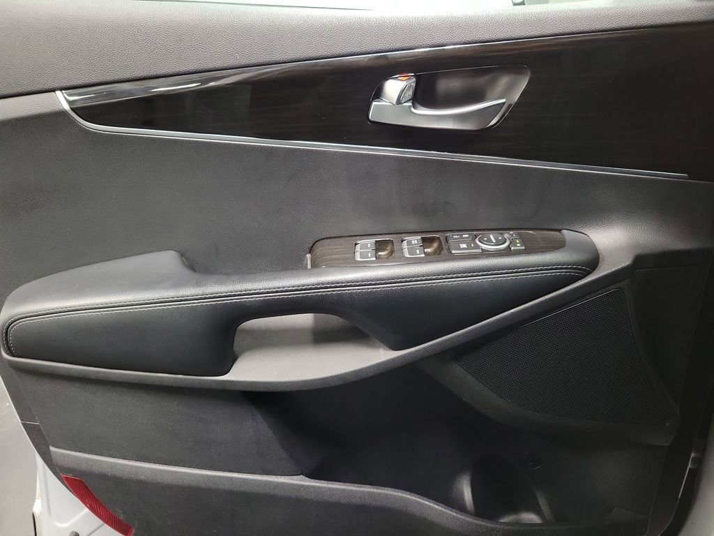 Used 2020 Kia Sorento L image 23