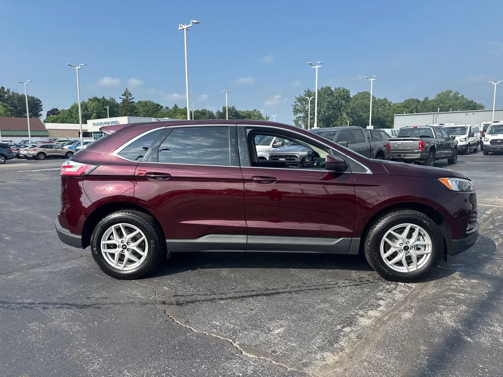 Used 2024 Ford Edge SEL w/ Convenience Package AWD/4WD image 6