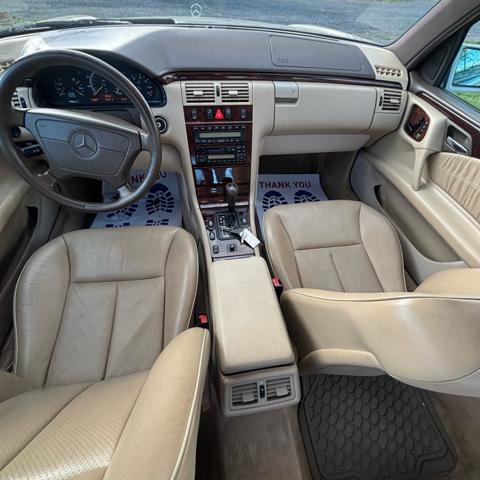 Used 1997 Mercedes-Benz E 320 Sedan image 13