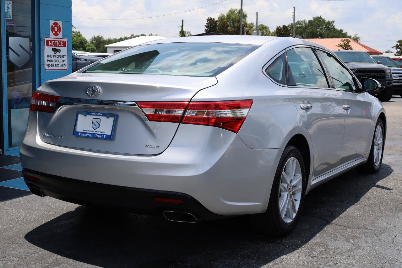 Used 2013 Toyota Avalon XLE FWD image 4