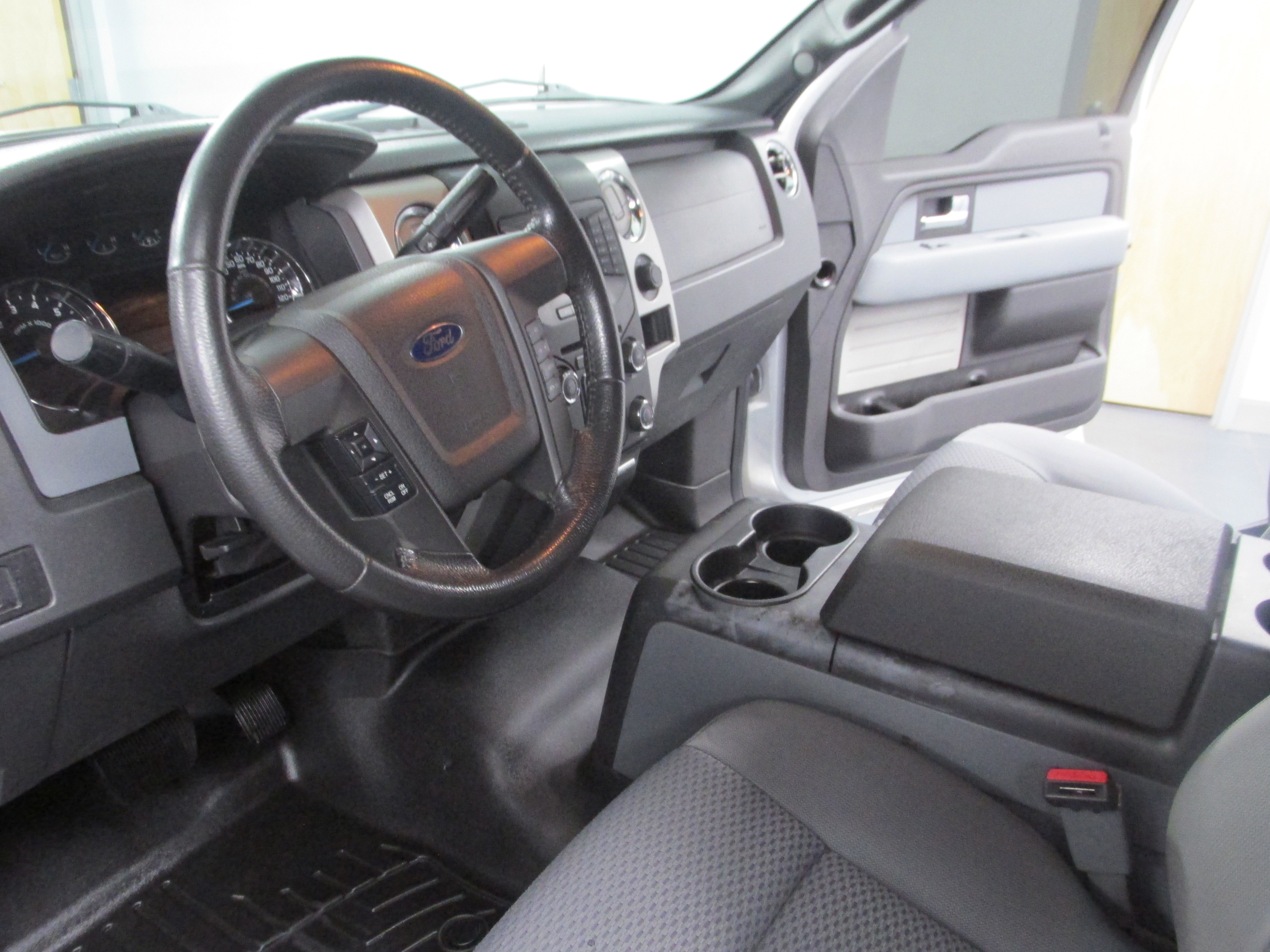 Used 2013 Ford F150 XLT w/ Mid Equipment Group AWD/4WD image 20