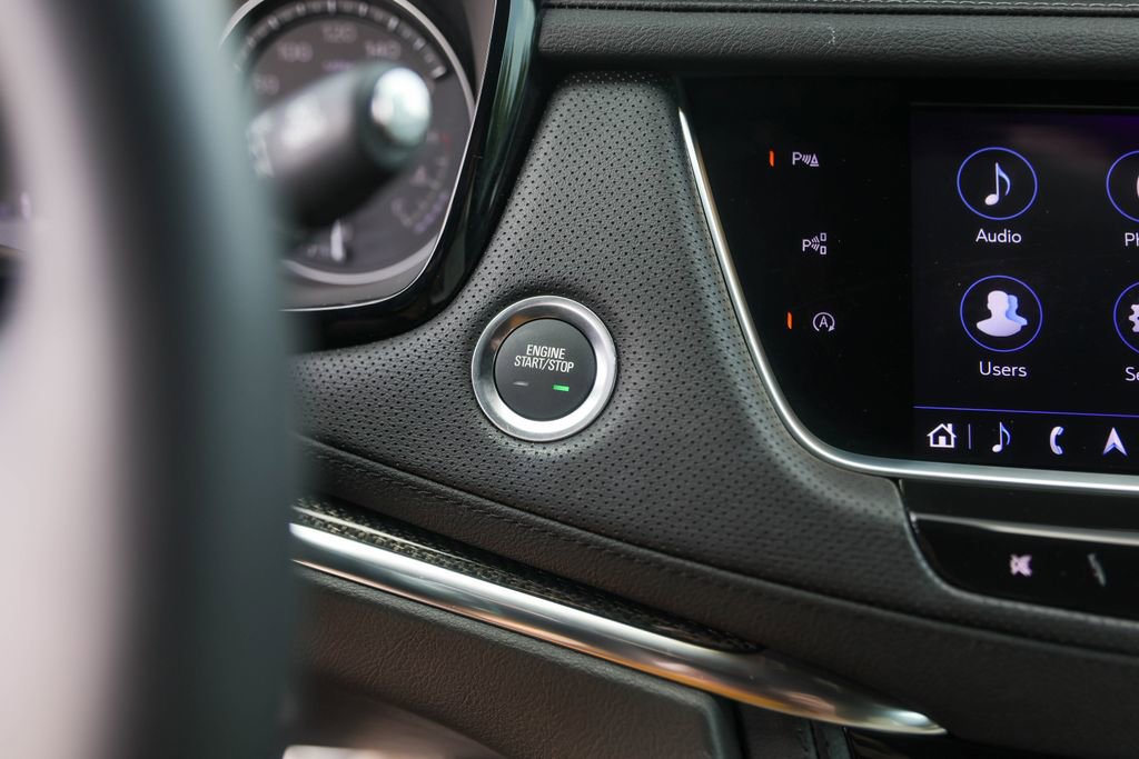 Certified 2025 Cadillac XT5 Sportv w/ Technology Package AWD/4WD image 18