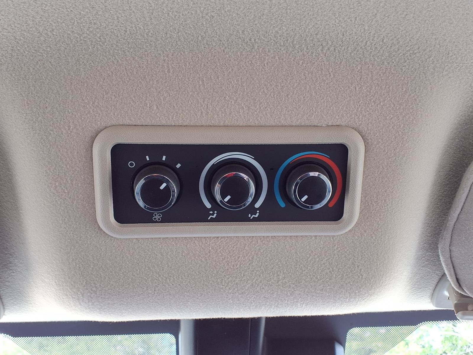 Used 2025 Chevrolet Express 3500 LT w/ LT Preferred Equipment Group RWD image 18