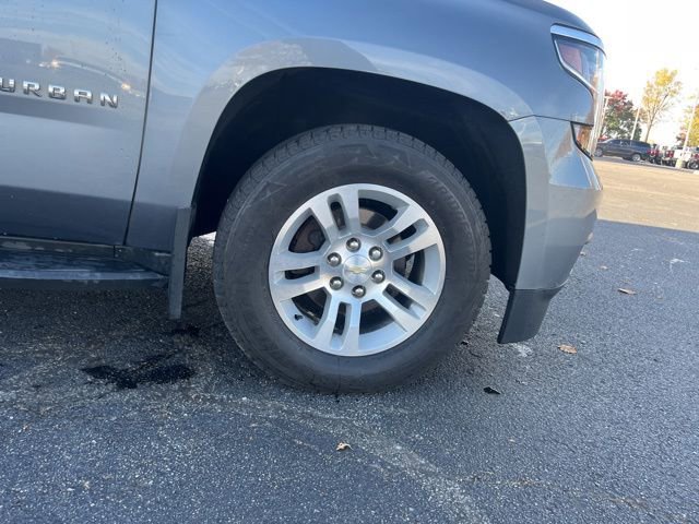 Used 2018 Chevrolet Suburban LT image 5