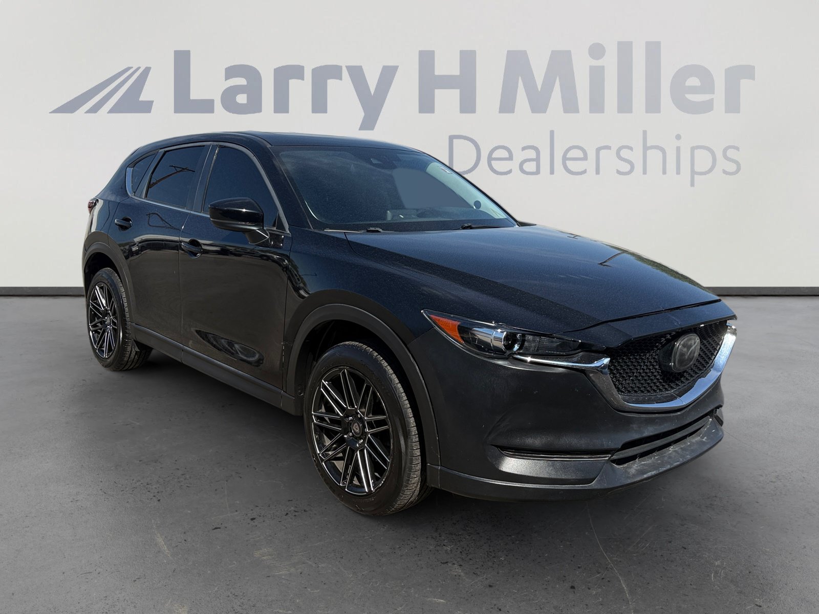 Used 2018 MAZDA CX-5 Touring w/ Preferred Equipment Package FWD image 7