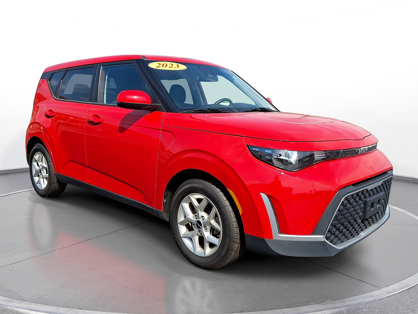 Used 2023 Kia Soul LX w/ LX Technology Package FWD video 1