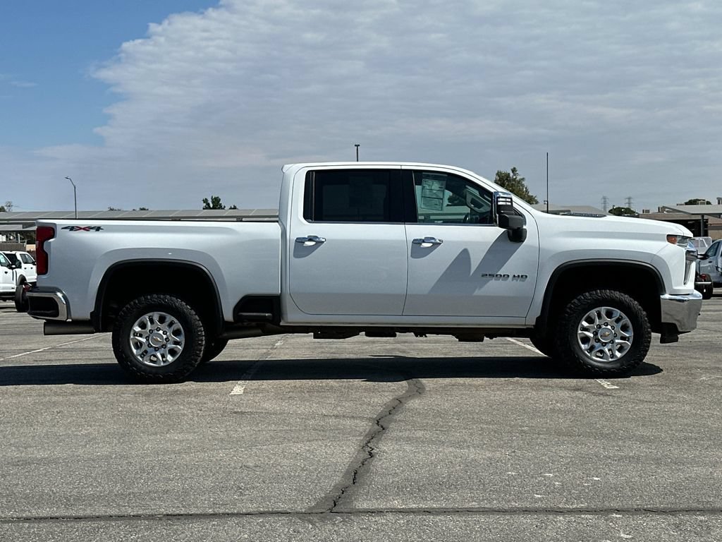 Used 2023 Chevrolet Silverado 2500 LTZ AWD/4WD image 2