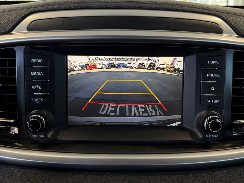 Used 2019 Kia Sorento LX image 28