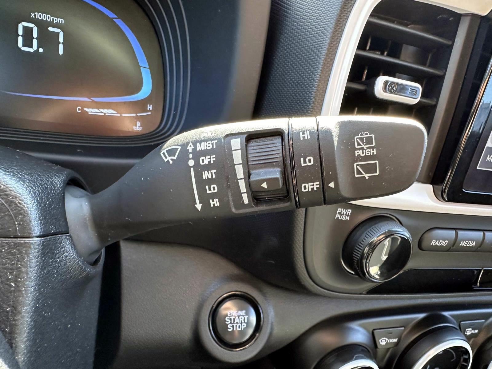 Used 2023 Hyundai Venue Limited w/ Cargo Package FWD image 18
