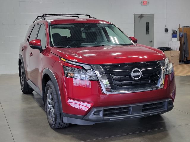 Used 2022 Nissan Pathfinder SV w/ Cargo Package AWD/4WD image 4