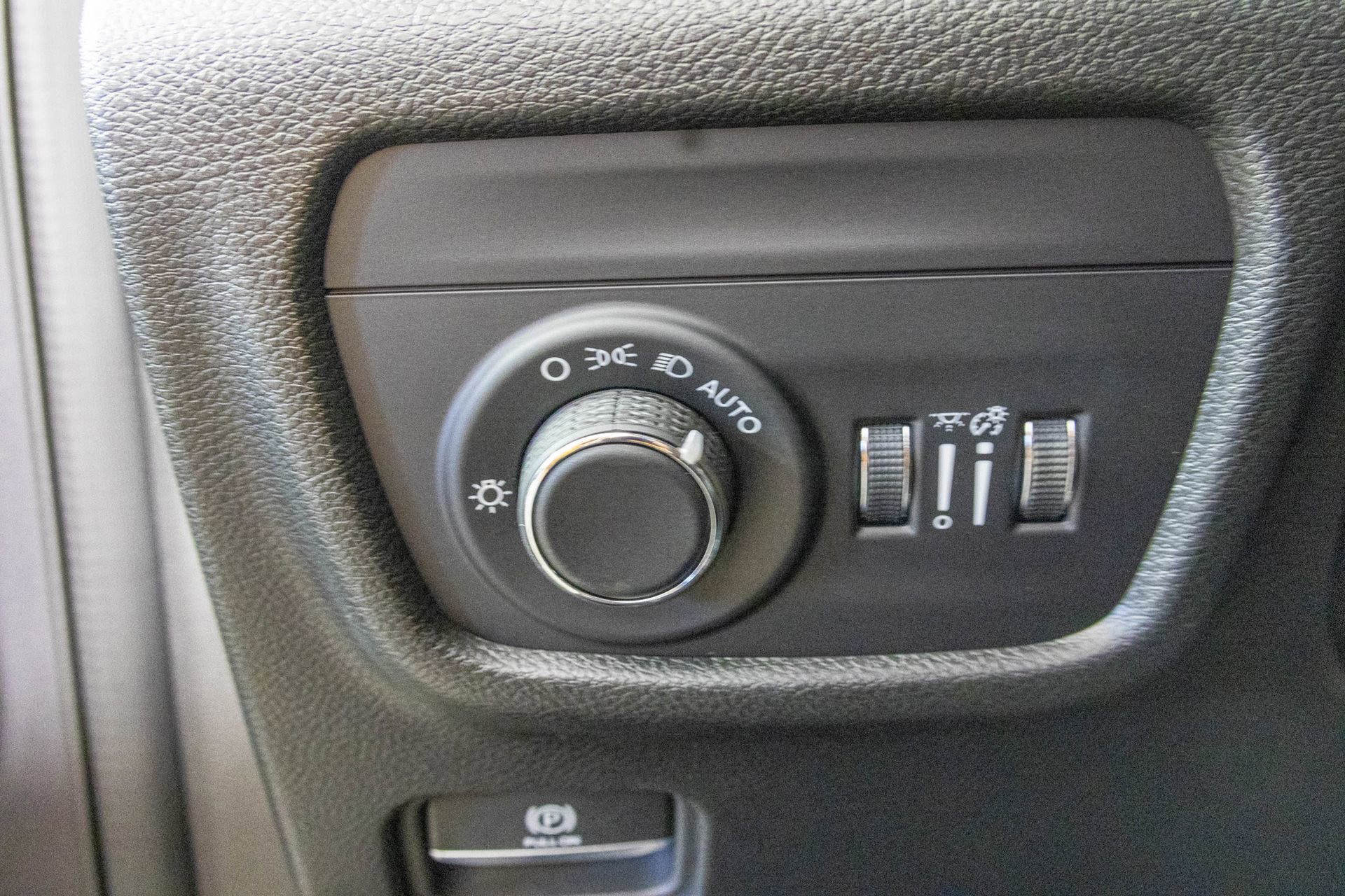 New 2025 Jeep Grand Cherokee L Laredo w/ Luxury Tech Group I image 18