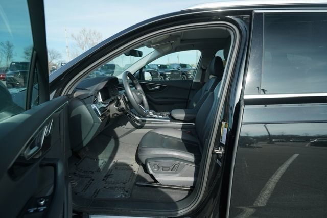 Used 2023 Audi Q7 2.0T Premium w/ Convenience Package image 12