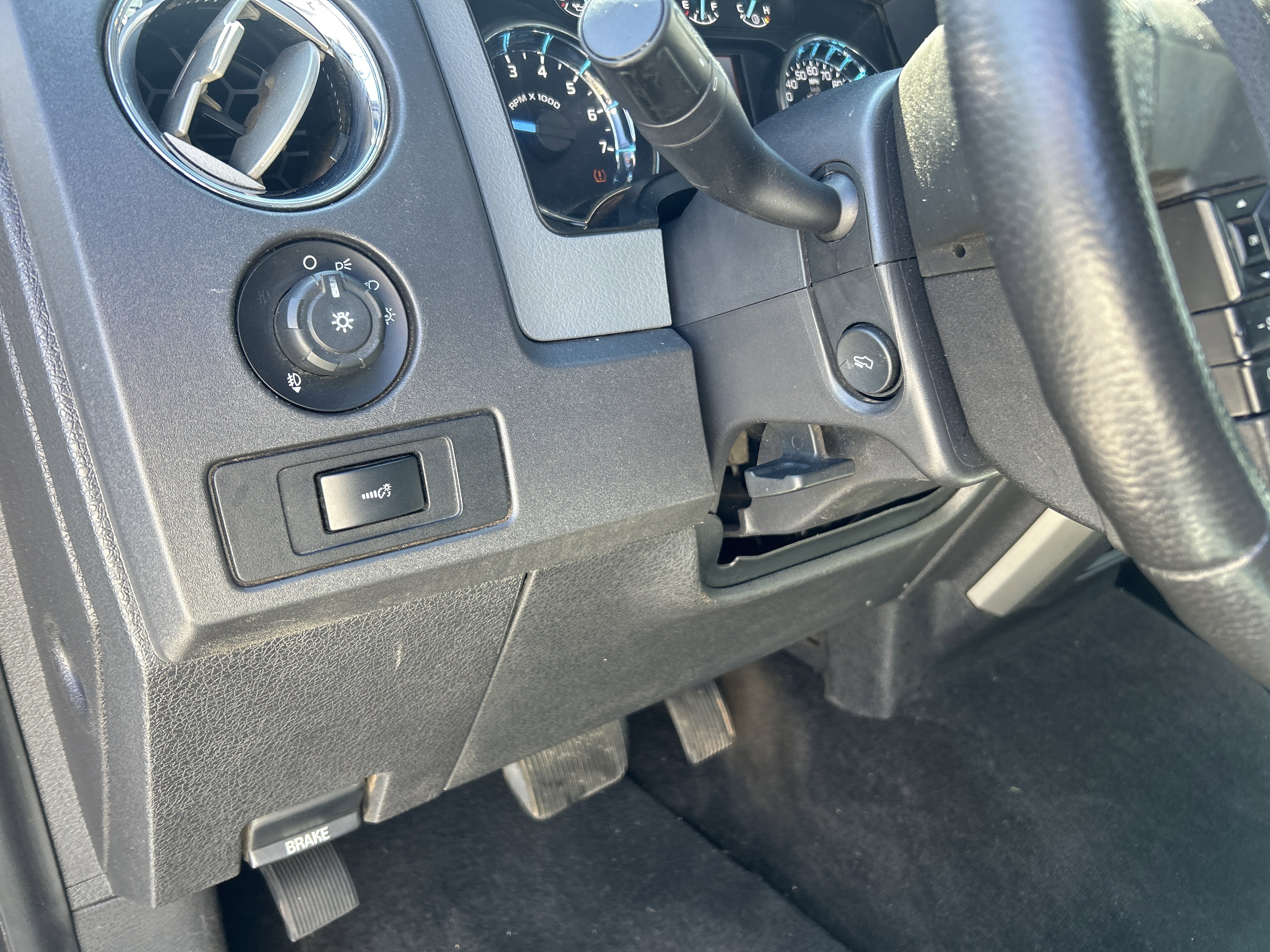 Used 2011 Ford F150 XLT w/ XLT Chrome Pkg image 19