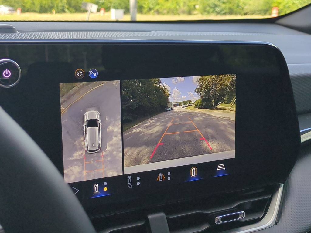 New 2026 Chevrolet Equinox LT w/ Safety and Technology Package FWD image 22