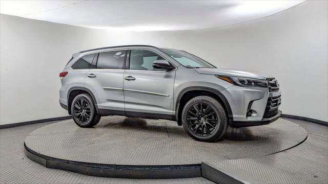 Used 2019 Toyota Highlander SE image 11