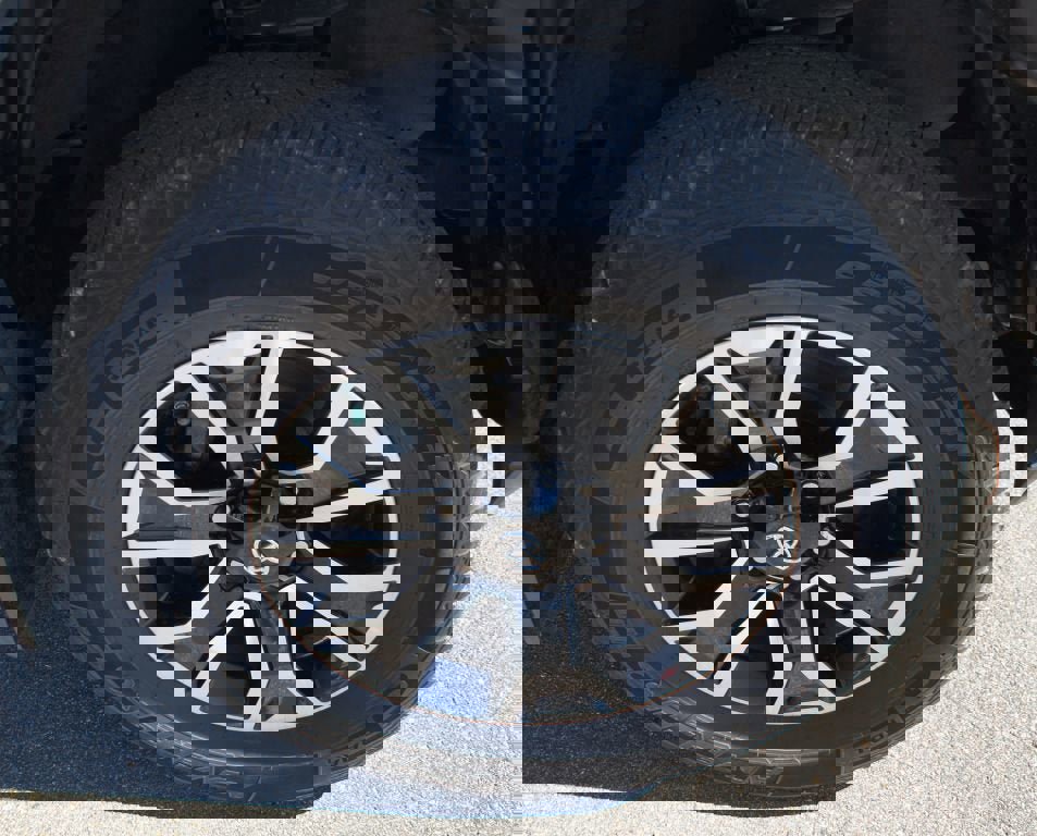 Used 2021 Toyota Tacoma TRD Sport w/ Technology Package image 25