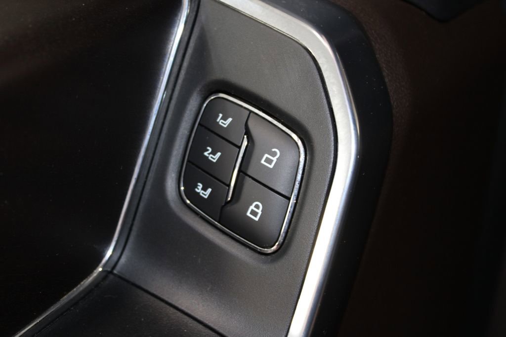 Used 2025 Ford F350 King Ranch w/ FX4 Off-Road Package AWD/4WD image 43