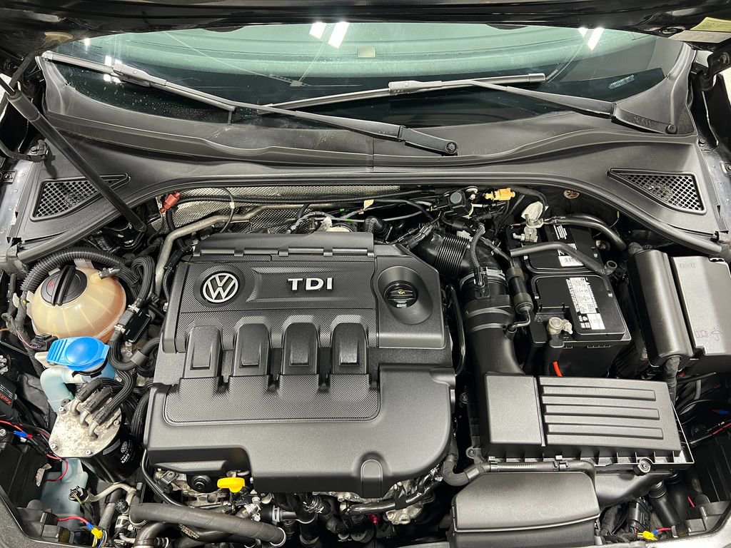 Used 2015 Volkswagen Passat TDI SE image 26