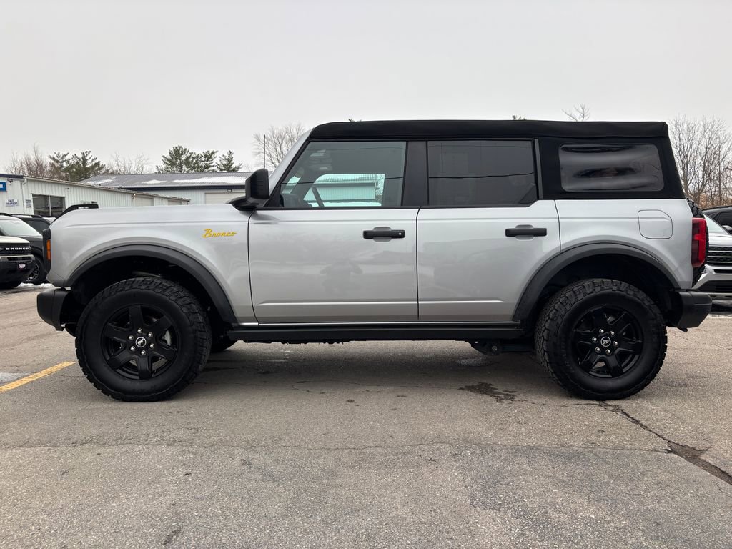 Used 2024 Ford Bronco Black Diamond image 8