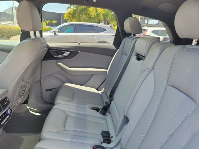 Used 2019 Audi Q7 3.0T Premium Plus w/ Premium Plus Package AWD/4WD image 11
