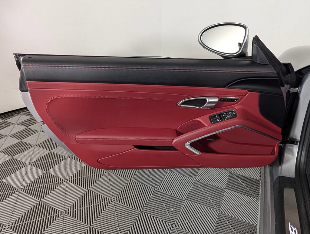 Certified 2024 Porsche 718 Boxster RWD image 22
