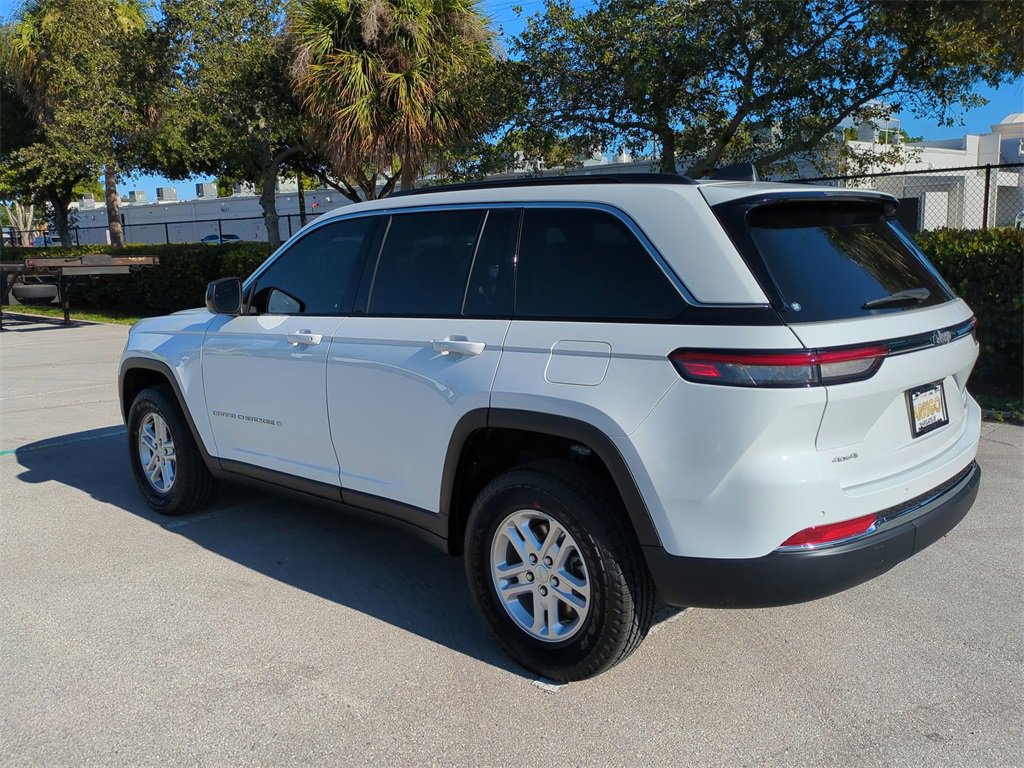 New 2025 Jeep Grand Cherokee Laredo image 7
