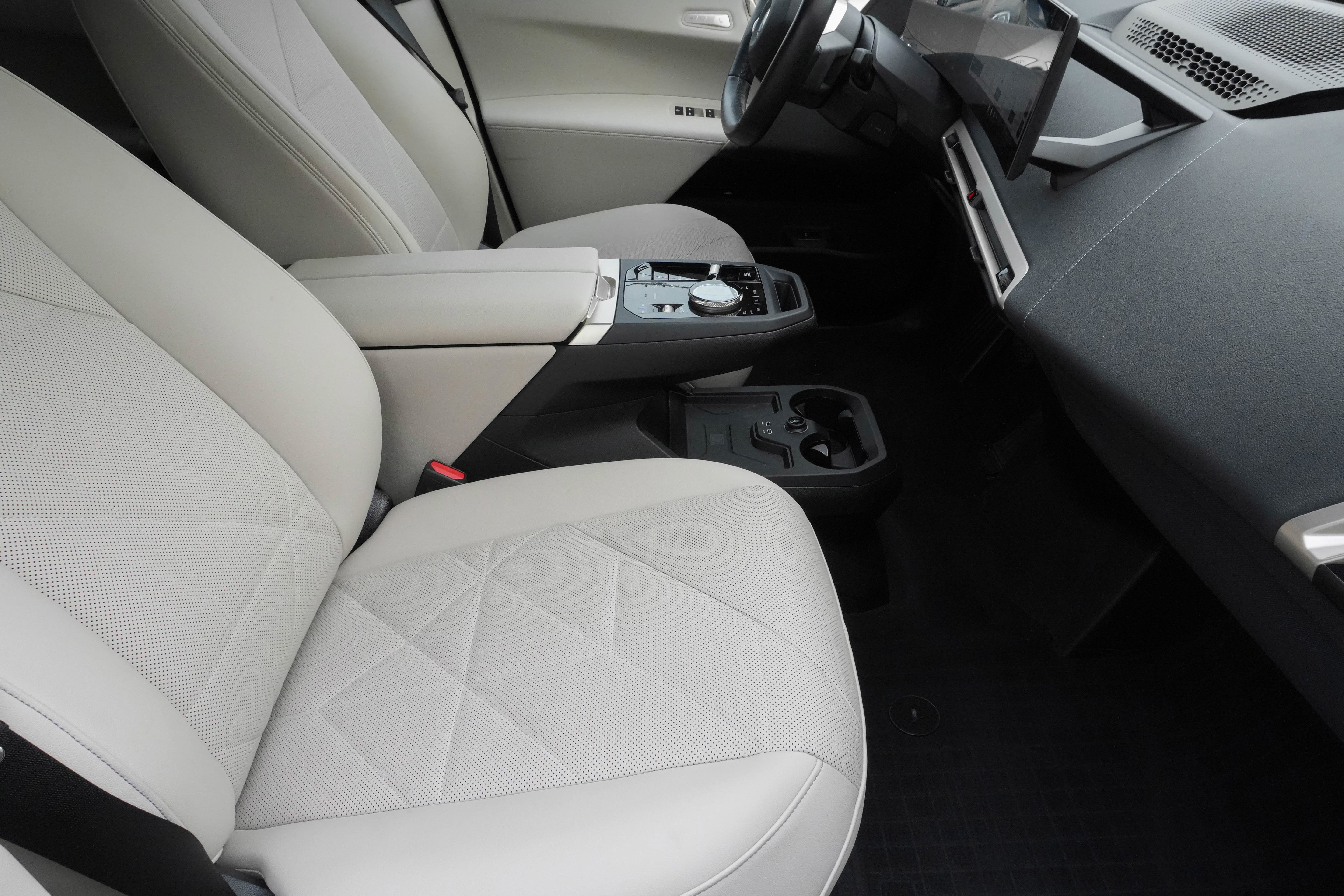 Certified 2024 BMW iX xDrive50 w/ Premium Package image 13