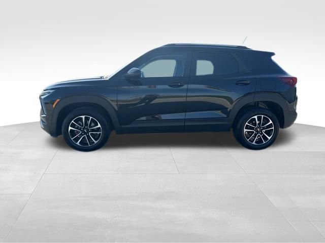 Used 2025 Chevrolet TrailBlazer LT AWD/4WD image 3