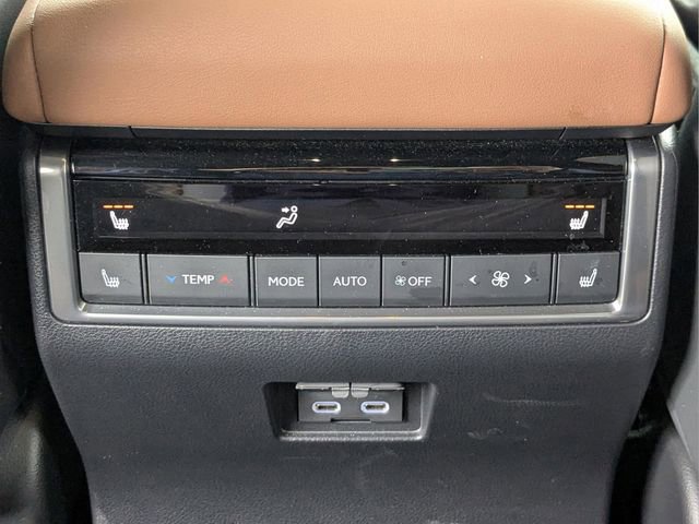 Used 2024 Lexus GX 550 w/ Accessory Package (31) AWD/4WD image 18