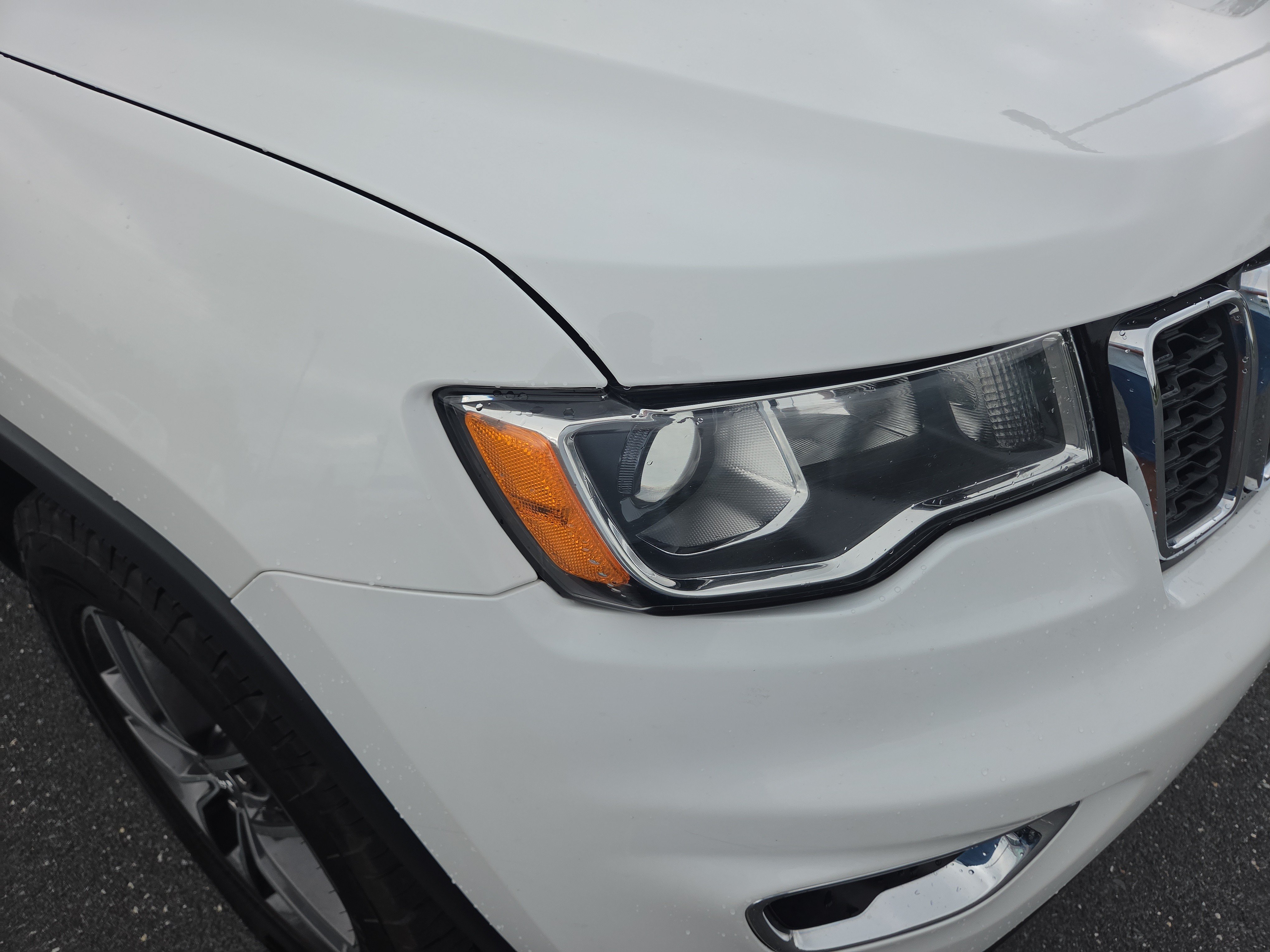 Used 2017 Jeep Grand Cherokee Limited AWD/4WD image 19