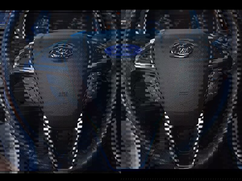 Used 2016 Ford Edge SEL image 13