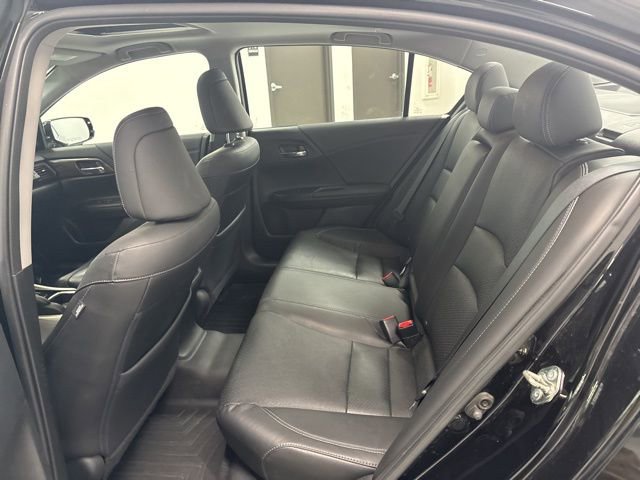 Used 2017 Honda Accord EX-L image 19