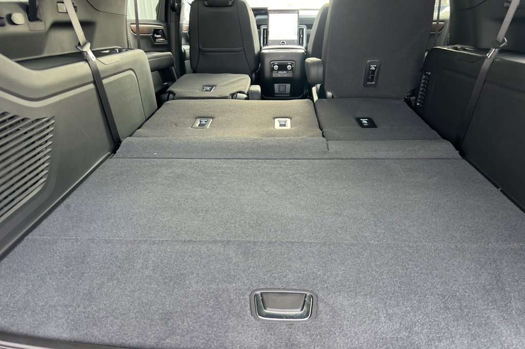 New 2026 GMC Yukon XL Denali w/ Denali Reserve Package image 13