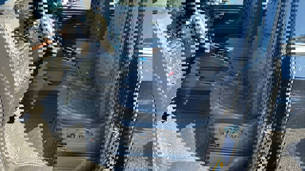 New 2026 Chevrolet Suburban High Country w/ Sun And Tow Package image 13