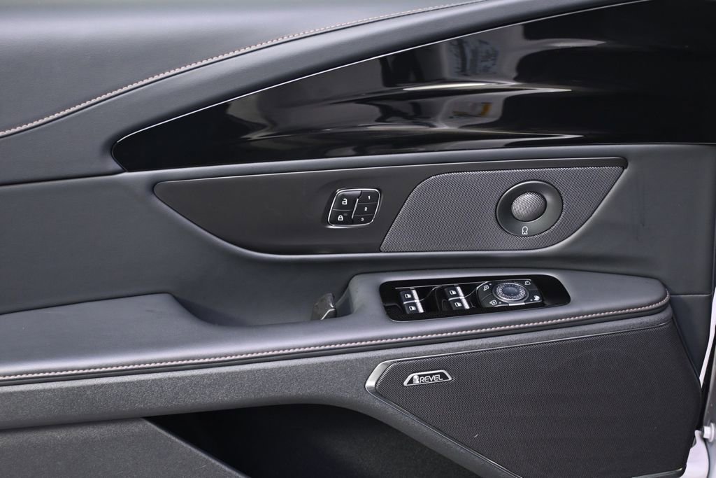 Used 2024 Lincoln Nautilus Reserve w/ Equipment Group 202A AWD/4WD image 20