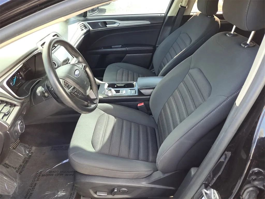 Used 2019 Ford Fusion SE image 20