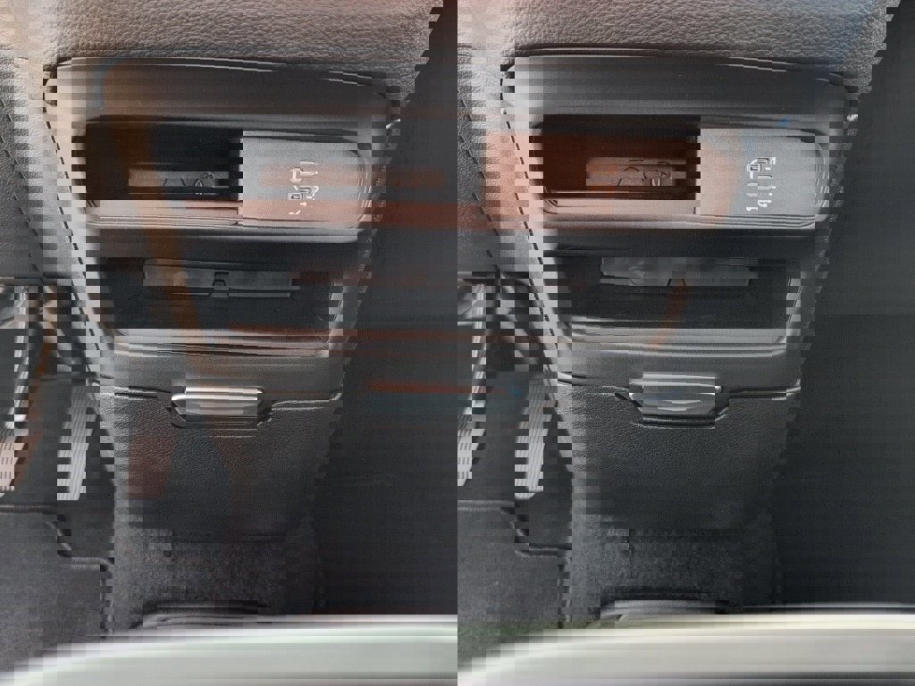 New 2026 Chrysler Pacifica Select image 4