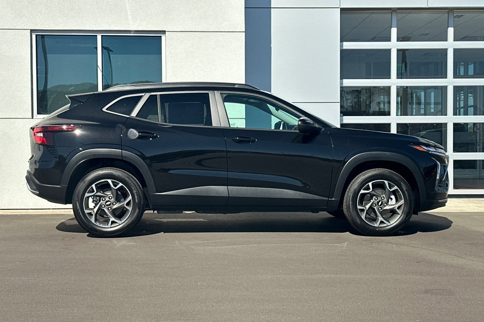 New 2026 Chevrolet Trax LT FWD image 3
