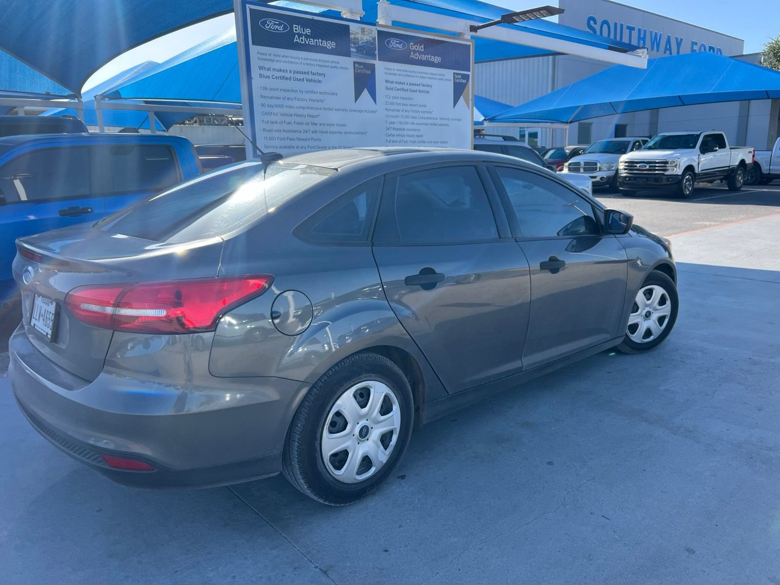 Used 2017 Ford Focus S FWD image 3