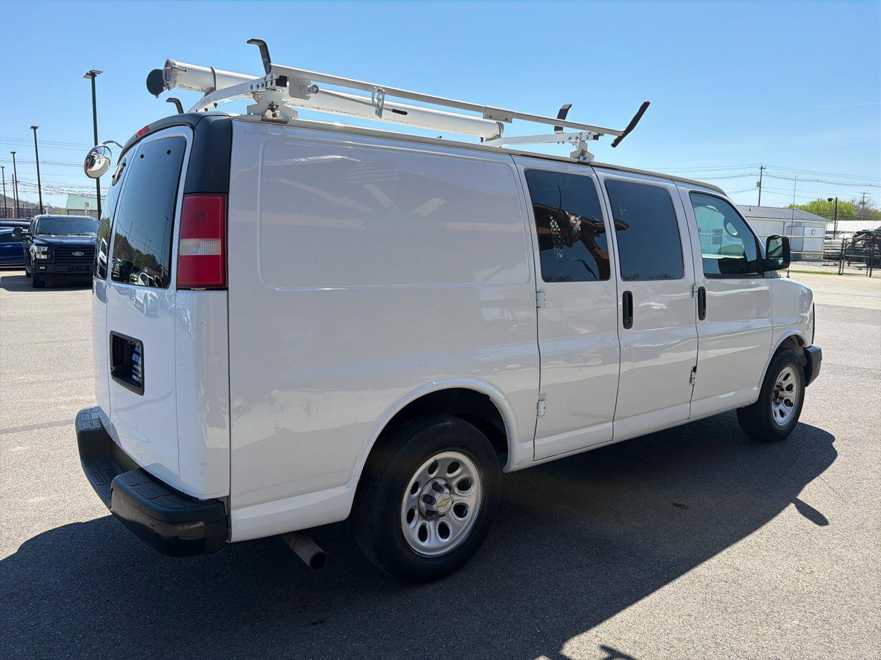 Used 2013 Chevrolet Express 1500 RWD image 4