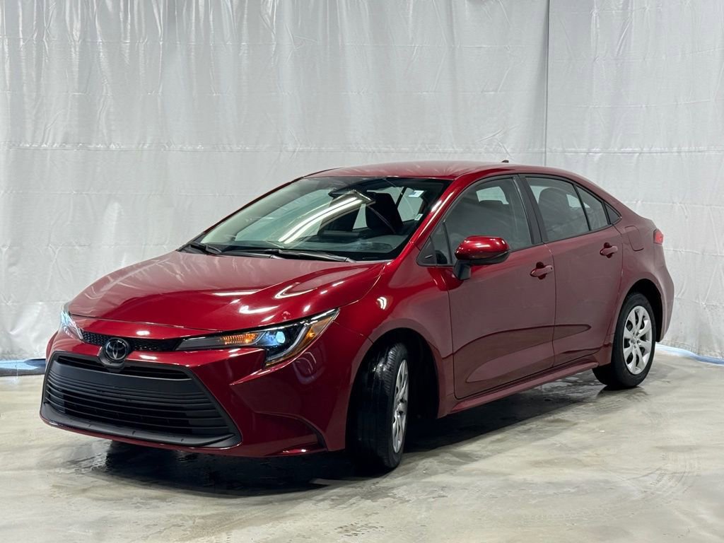 Used 2024 Toyota Corolla LE image 2