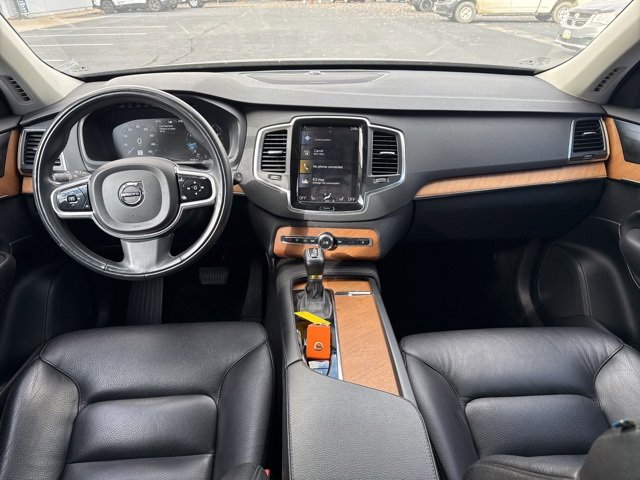 Used 2022 Volvo XC90 T6 Momentum w/ Climate Package image 11