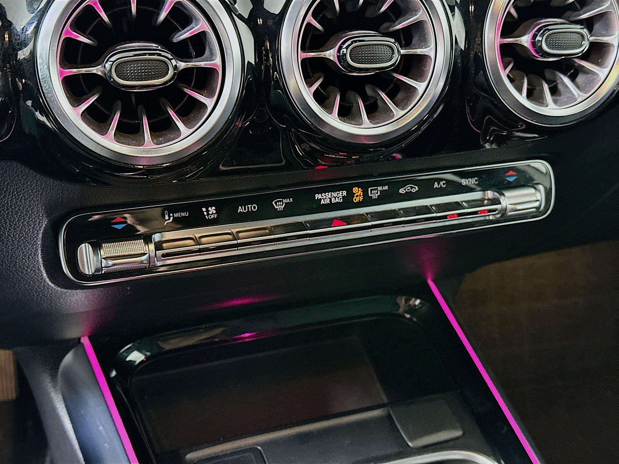 Used 2023 Mercedes-Benz GLA 250 4MATIC w/ Premium Package image 24