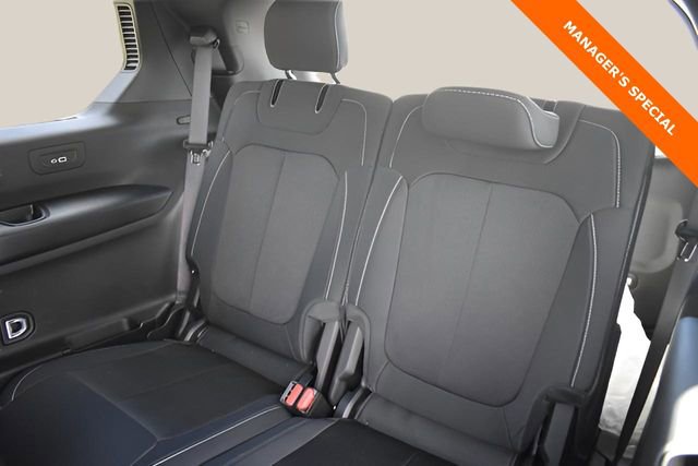 New 2025 Jeep Grand Cherokee L Laredo w/ Luxury Tech Group I image 17