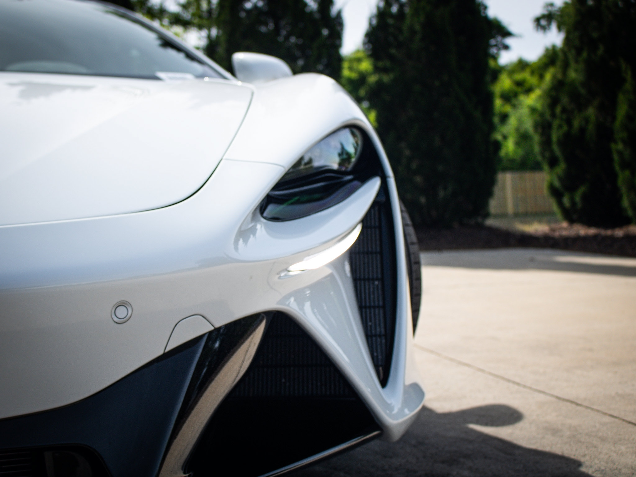 Used 2025 McLaren Artura RWD image 5